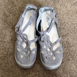 JBU Gray Women's Closed-Toe Decorative Cutout Comfort Flats